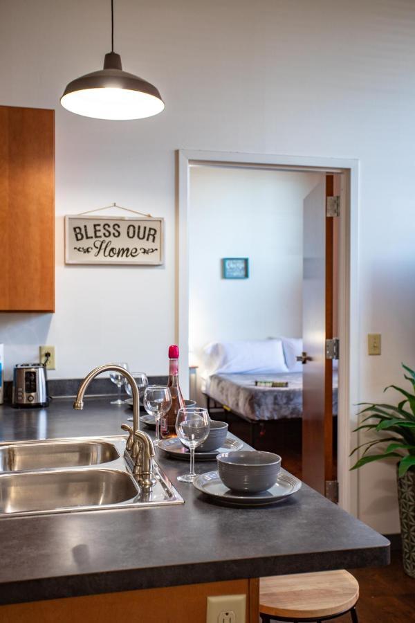 Ny Style Centric Loft With King Bed By Park Ave Appartement Rochester Buitenkant foto