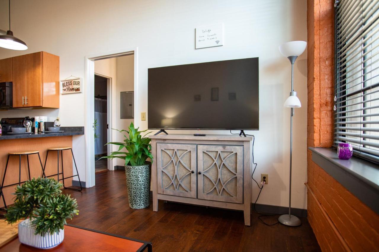 Ny Style Centric Loft With King Bed By Park Ave Appartement Rochester Buitenkant foto